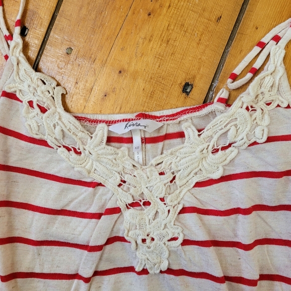 Kirra Camisole Tank Top Lace Stripes Red Beige Summer Sz XS - Picture 3 of 5